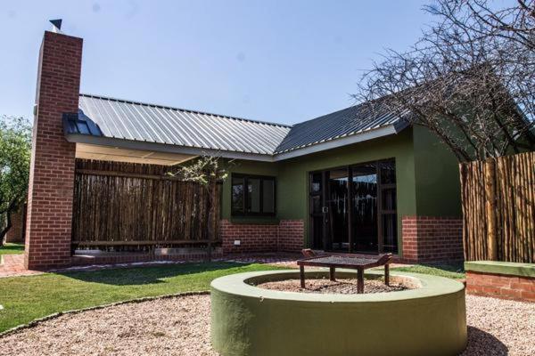 Chameleon Bush Lodge Hammanskraal Exterior foto