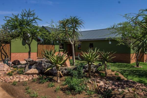 Chameleon Bush Lodge Hammanskraal Exterior foto